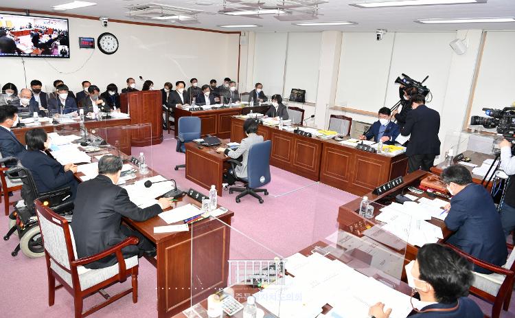 제402회 임시회 농수축경제위원회 제4차 회의- 농수축경제위원회 회의실
