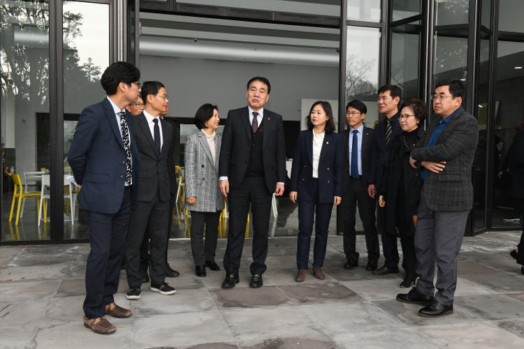 제370회 임시회 문화관광체육위원회 현장방문- 김창열 미술관
