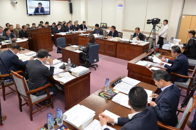  제357회 임시회 환경도시위원회 1차회의- 환경도시위원회 회의실