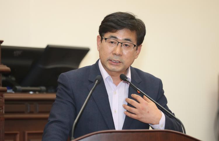 제369회 제주특별자치도의회 제2차 본회의 홍명환 의원 긴급현안 질문