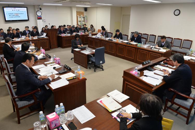  제358회 제주특별자치도의회 교육위원회 2차회의- 교육위원회 회의실