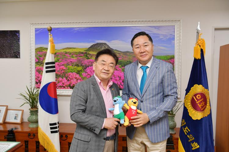 광주광역시의회 운영위원회 제주도의회 수영선수권 홍보 방문- 의장실