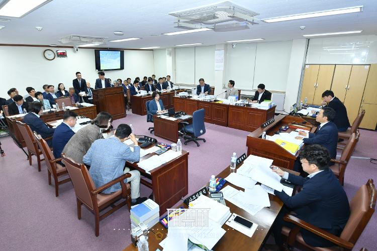 제415회 환경도시위원회 회의