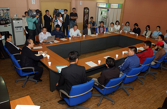 ♧ 장동훈 의원, 노형가스폭발 피해지역 주민들과 간담회